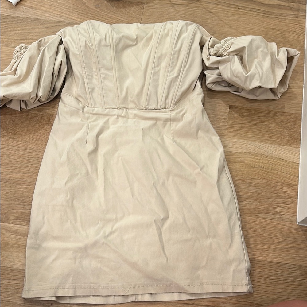 DO+BE Cream Puff Sleeve Dress